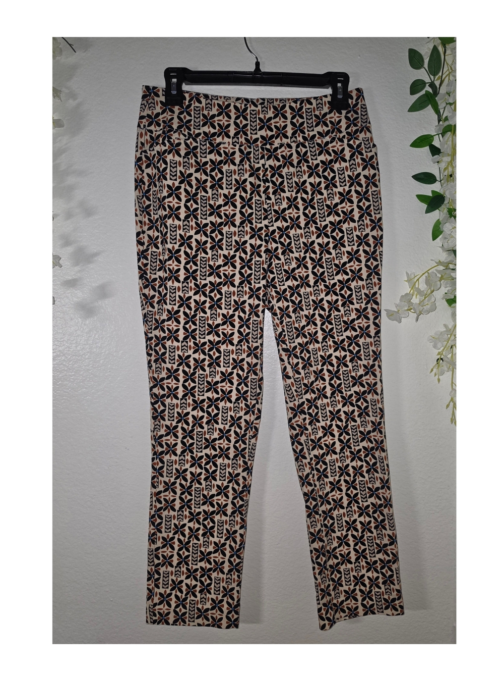 Cato Geometric Floral Straight Leg Pants in Beige and Black